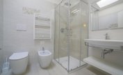 residence DOMUS FIORITA: D6 - bathroom with a shower enclosure (example)
