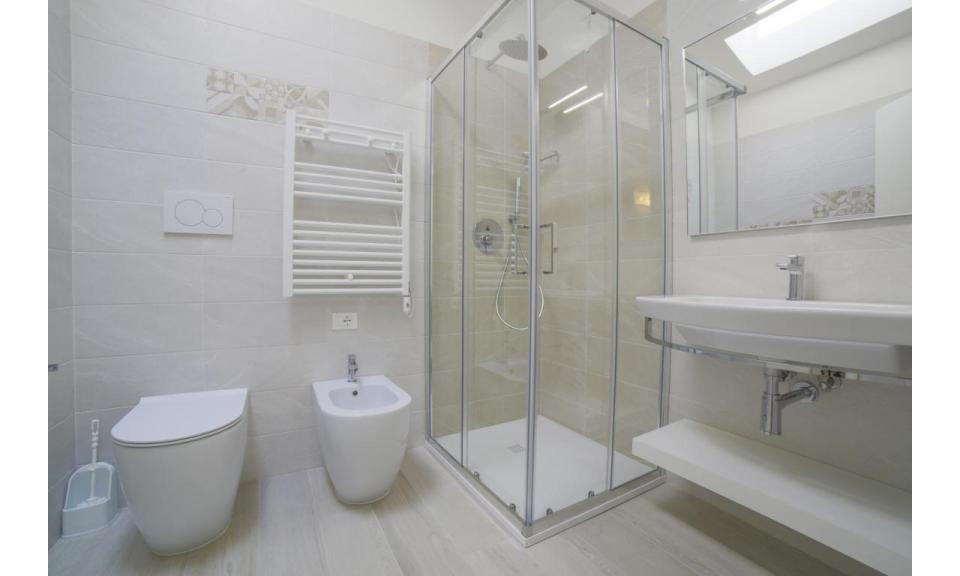 residence DOMUS FIORITA: D6 - bathroom with a shower enclosure (example)